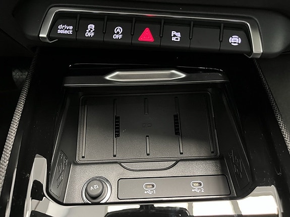 Audi Q3 9 of 17
