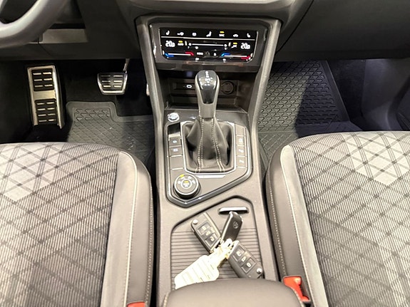 Volkswagen Tiguan 12 of 21