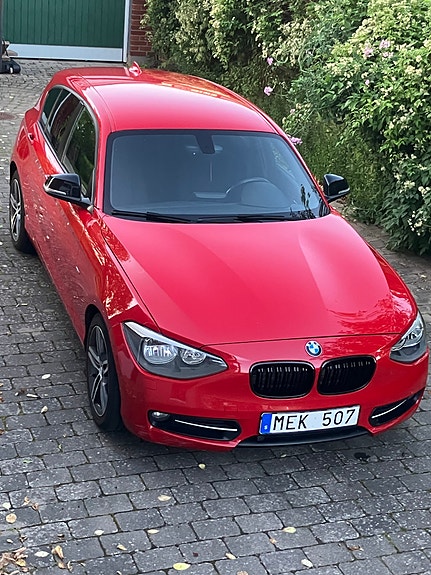 BMW 118d 2 of 8
