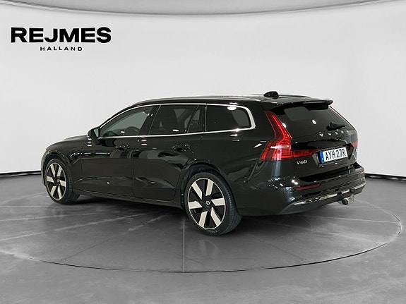 Volvo V60 2 of 16