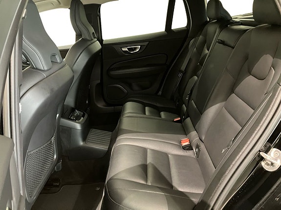 Volvo V60 7 of 16