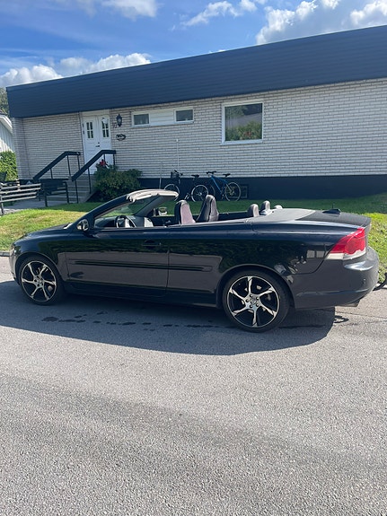 Volvo C70 2 of 3