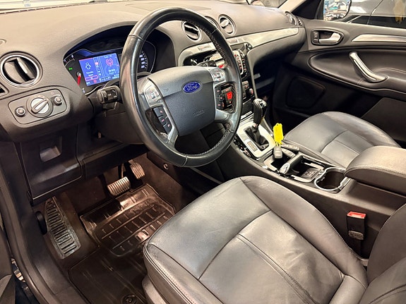 Ford S-MAX 17 of 30