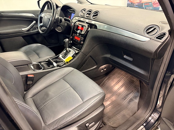 Ford S-MAX 18 of 30