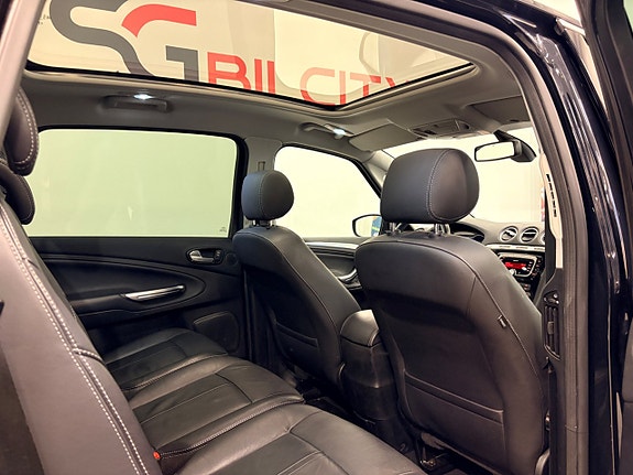 Ford S-MAX 21 of 30