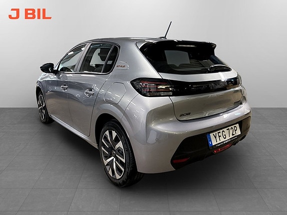 Peugeot 208 3 of 19