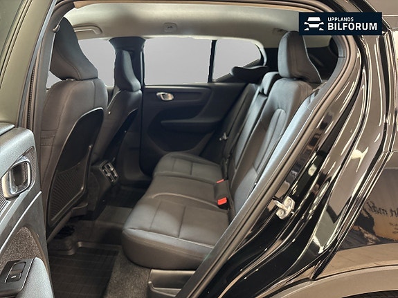 Volvo XC40 9 of 17