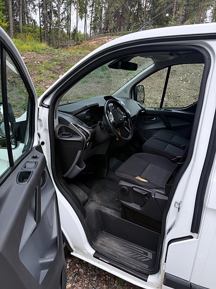 Ford Transit Custom 9 of 10