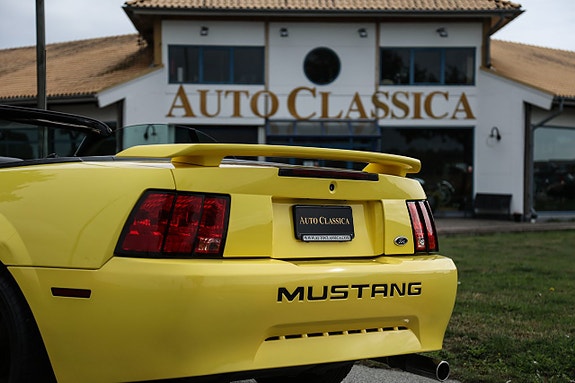 Ford Mustang 13 of 21