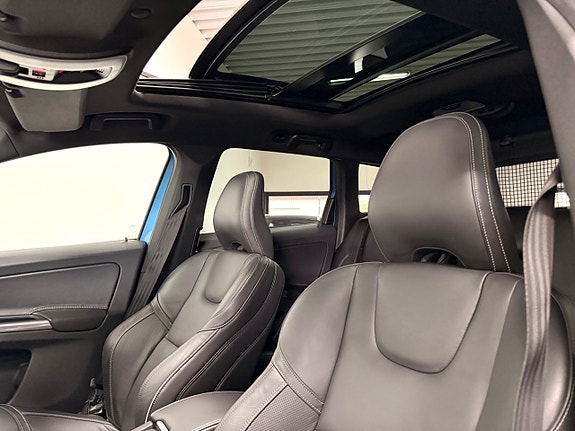 Volvo XC60 13 of 30