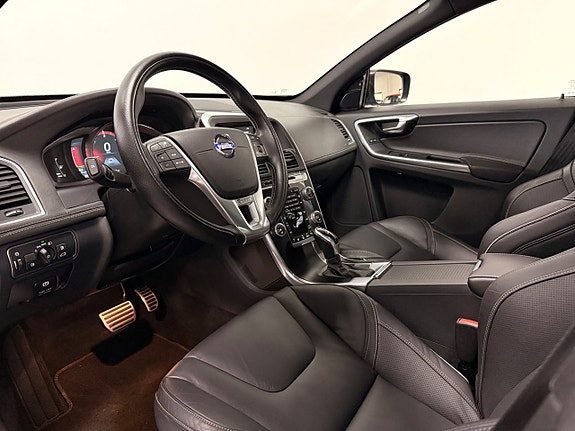 Volvo XC60 10 of 30