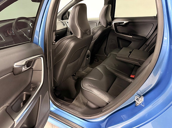 Volvo XC60 16 of 30