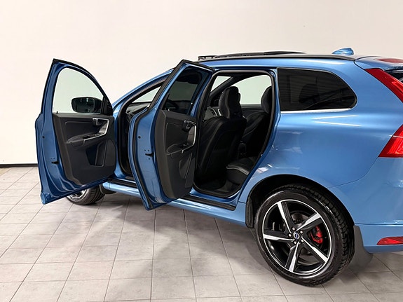 Volvo XC60 15 of 30