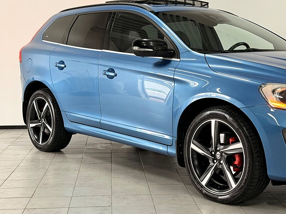 Volvo XC60 2 of 30