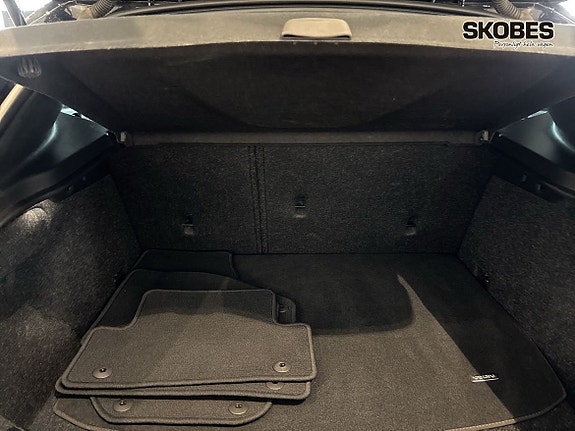 Volvo V40 Cross Country 16 of 26