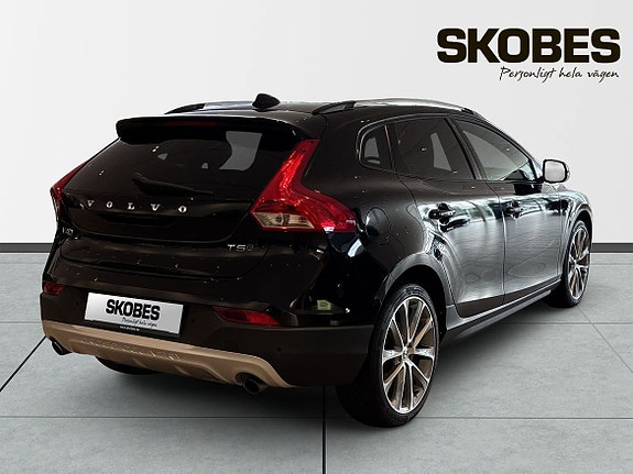 Volvo V40 Cross Country 7 of 26
