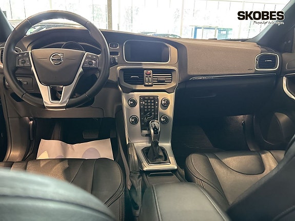 Volvo V40 Cross Country 12 of 26