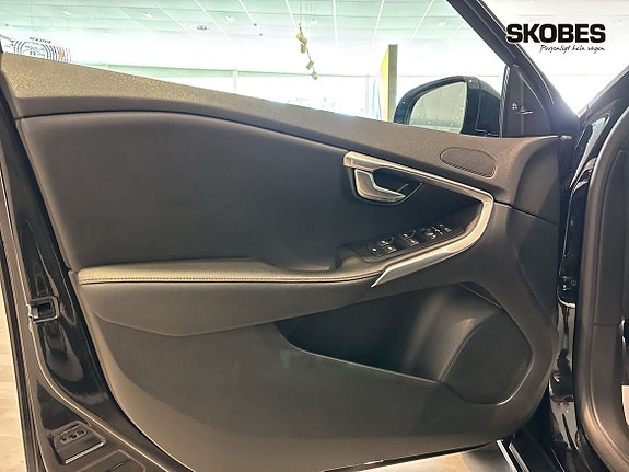 Volvo V40 Cross Country 15 of 26