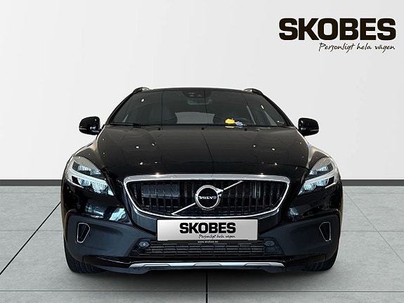Volvo V40 Cross Country 2 of 26
