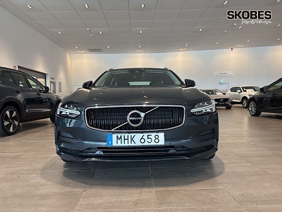 Volvo V90 2 of 22