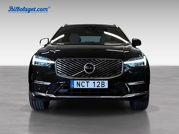 Volvo XC60 2 of 17