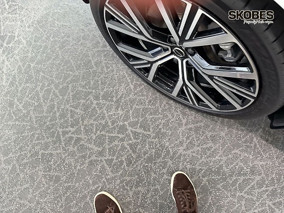 Volvo ES90 18 of 23