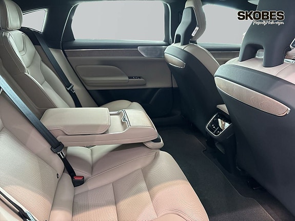 Volvo ES90 10 of 23