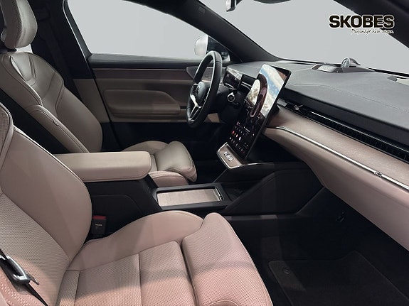 Volvo ES90 11 of 23