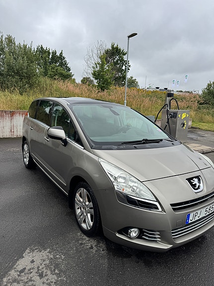 Peugeot 5008 3 of 16