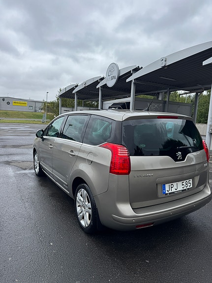 Peugeot 5008 5 of 16