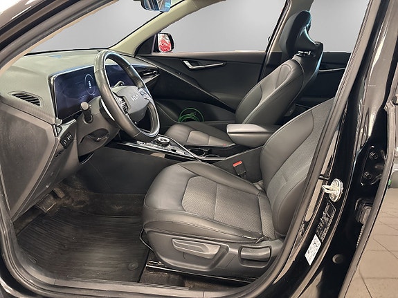 Kia Niro 8 of 15