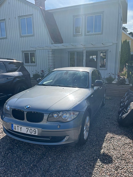 BMW 116d 2 of 5