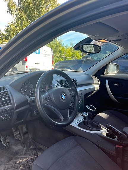 BMW 116d 4 of 5