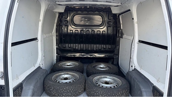 Nissan NV200 8 of 8