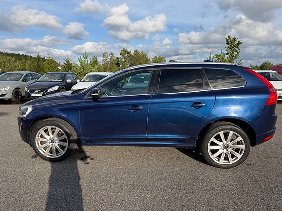 Volvo XC60 2 of 24