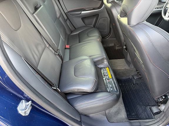Volvo XC60 12 of 24