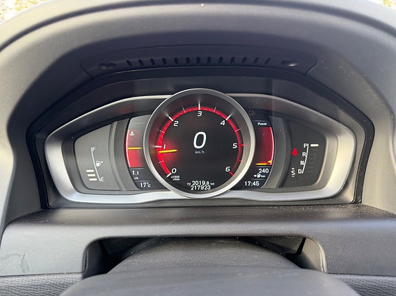 Volvo XC60 16 of 24