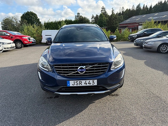 Volvo XC60 8 of 24