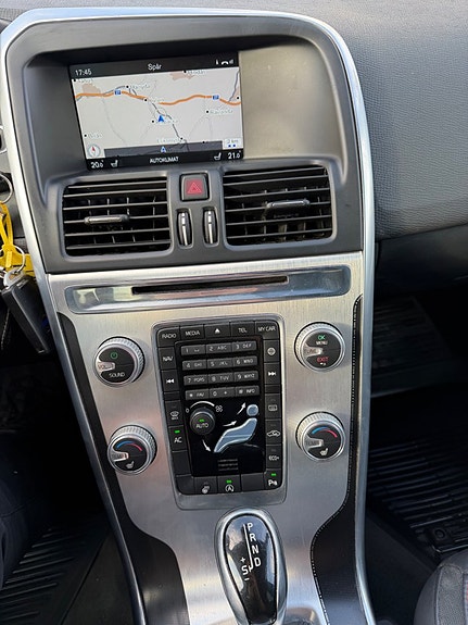 Volvo XC60 17 of 24