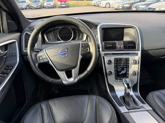 Volvo XC60 15 of 24