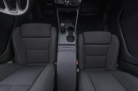 Volvo EX40 9 of 22