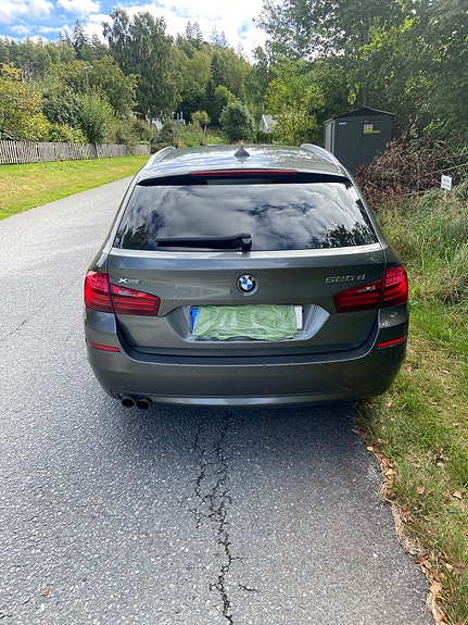 BMW 520d 4 of 5
