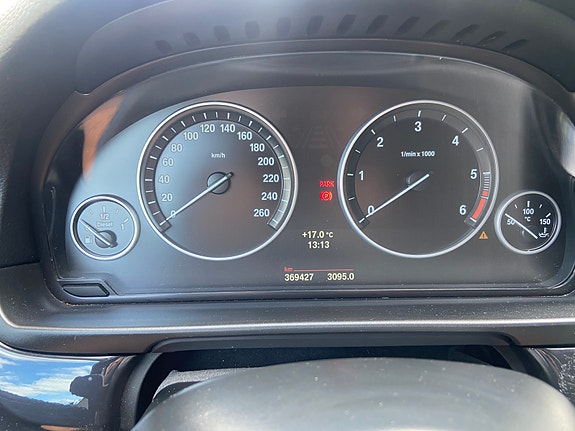 BMW 520d 2 of 5