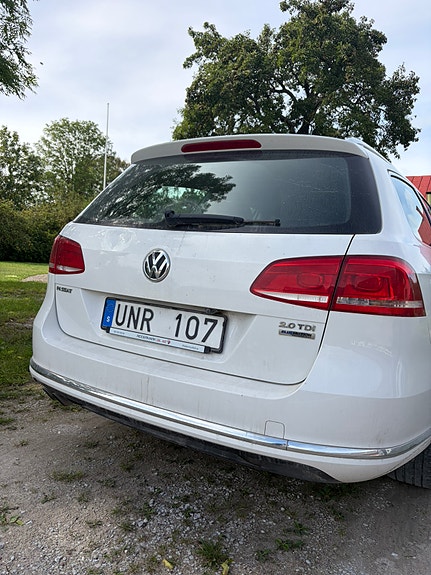 Volkswagen Passat 4 of 6