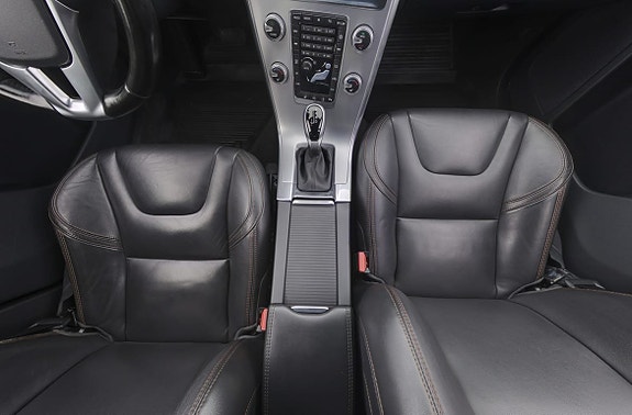 Volvo XC60 9 of 21