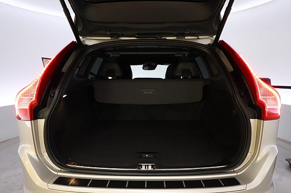 Volvo XC60 15 of 21
