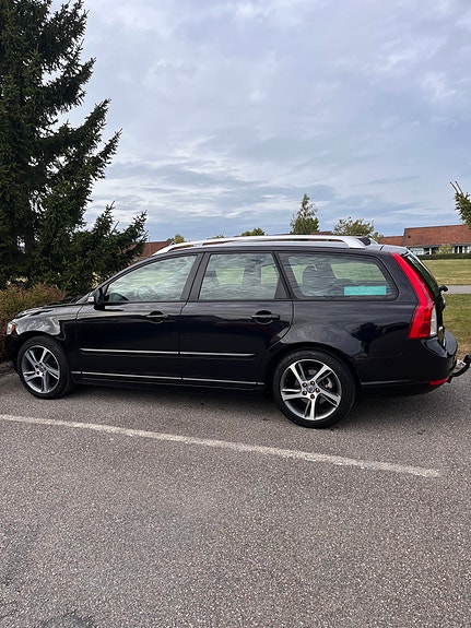 Volvo V50 3 of 10