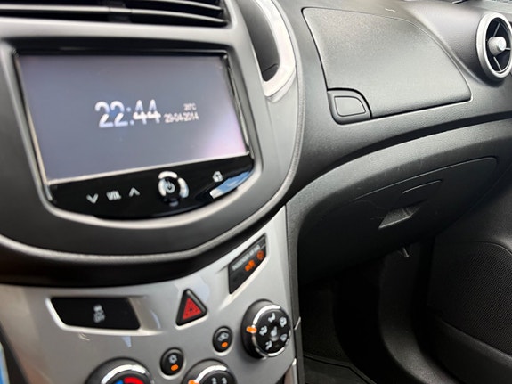 Chevrolet Trax 18 of 22