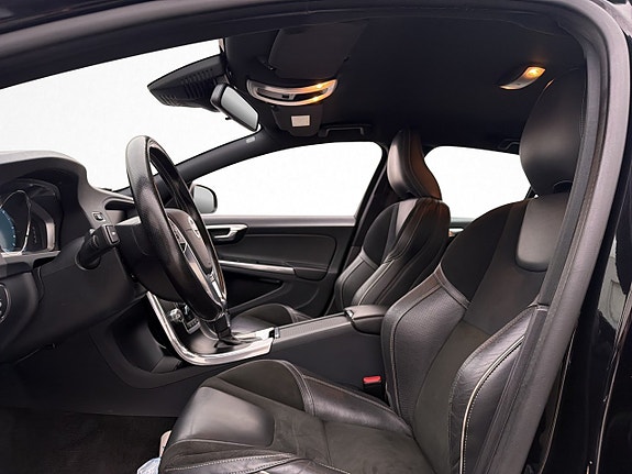 Volvo V60 11 of 26