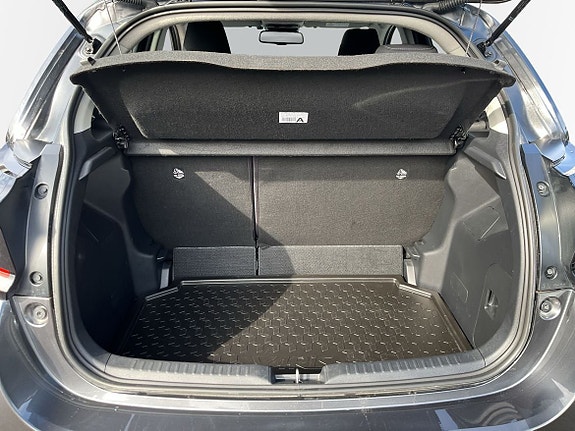 Toyota Yaris 12 of 12